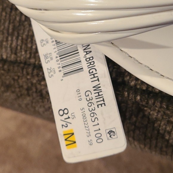 Sandals - Picture 5 of 5